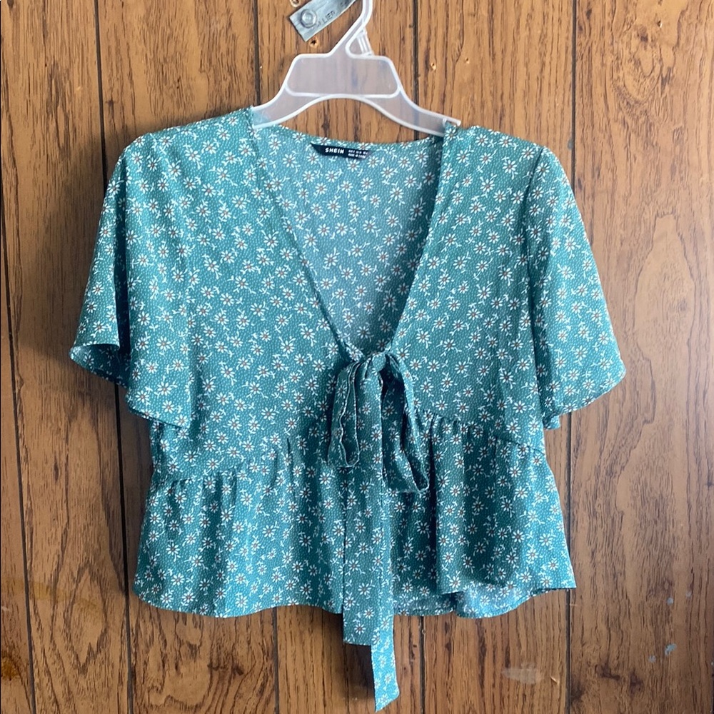 SHEIN Green Flutter Sleeve Tie Front Peplum Blouse
